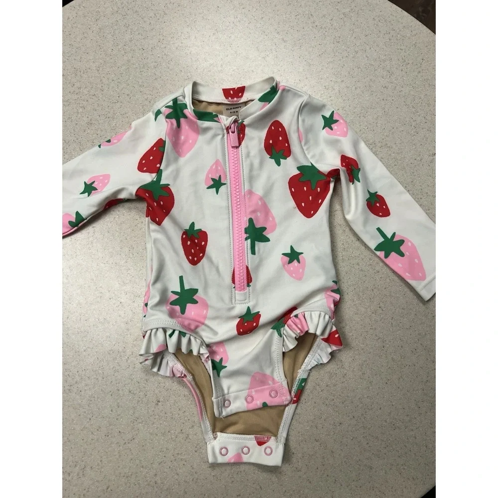 Old Navy‎ Girls Printed Zip-Front Strawberry Swimsuit Swimming Suit 6/12m
